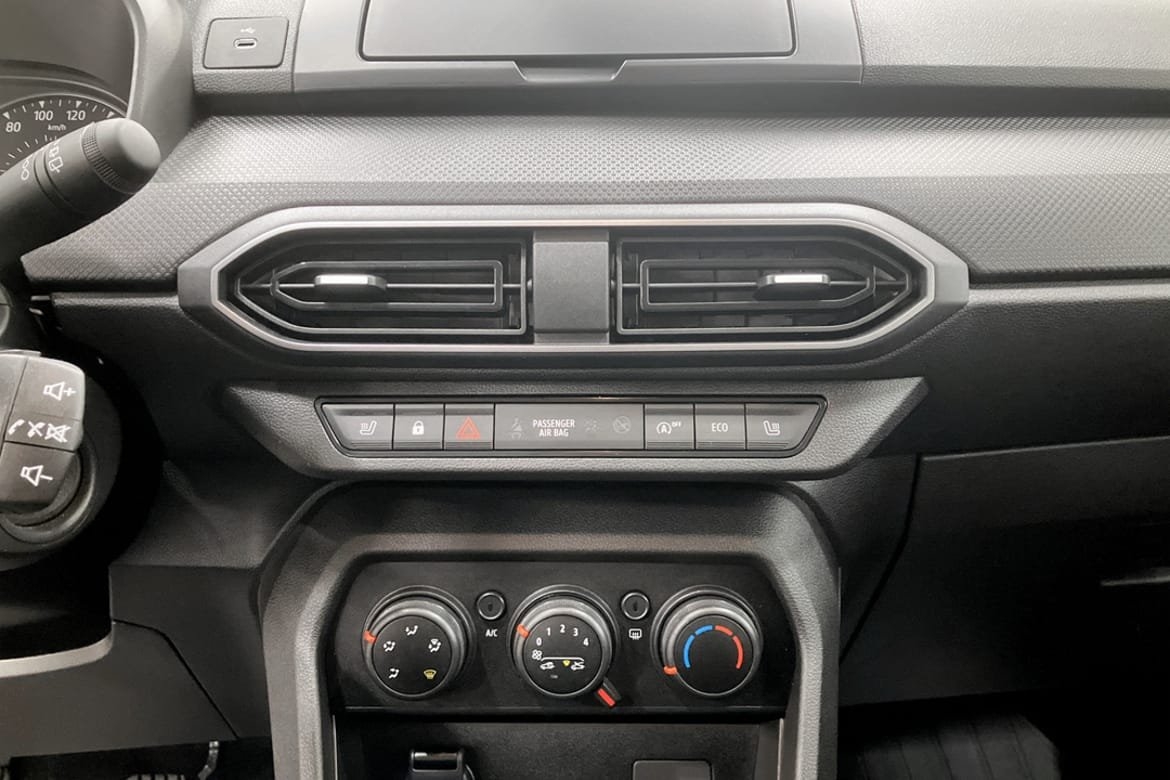 Dacia Sandero TCe 90 Essential II 2025, kuva 6/9