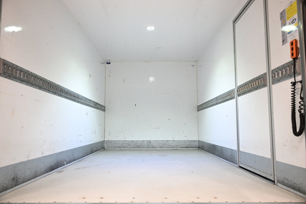 Iveco Daily 136HK Automat 2023, bild 7/10