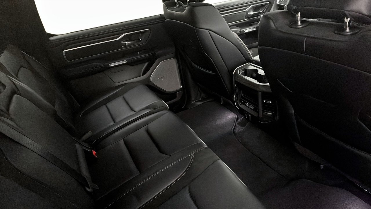 RAM 1500 Laramie Night Edition 2025, photo 5/10