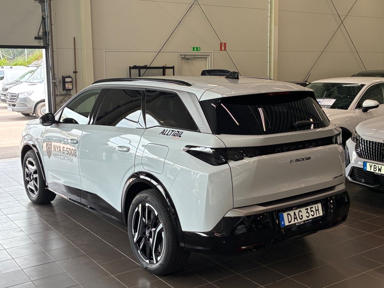 Peugeot e-5008 GT Long Range 97kWh Drag 2026, photo 5/10
