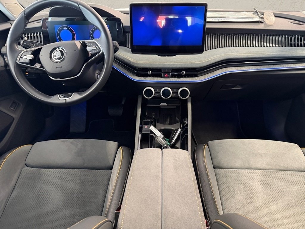 Skoda Superb 2024, bild 5/8