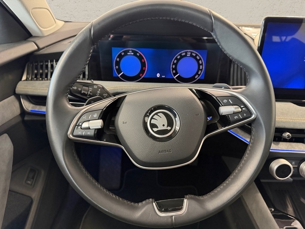 Skoda Superb 2024, bild 6/8