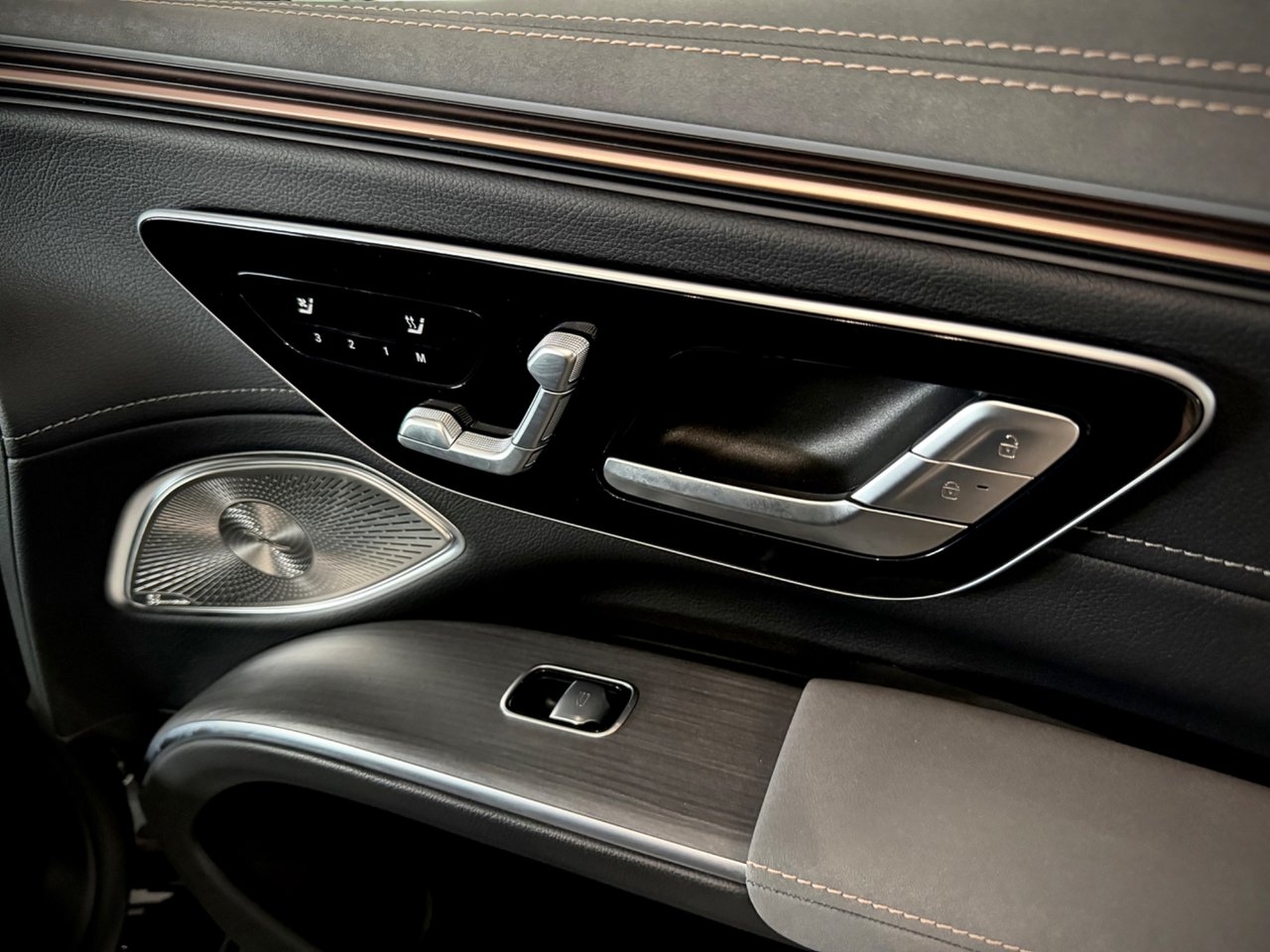 Mercedes-Benz EQS SUV 2025, photo 5/10