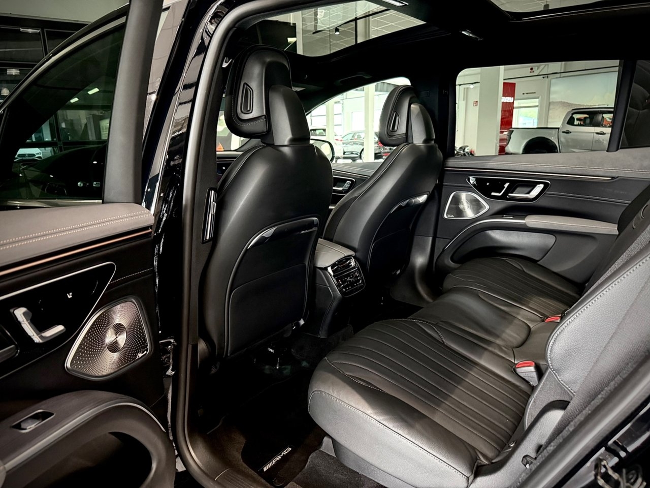 Mercedes-Benz EQS SUV 2025, photo 7/10