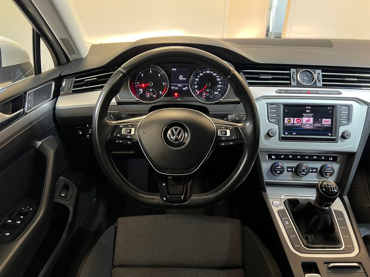 Volkswagen Passat 2017, bild 6/21