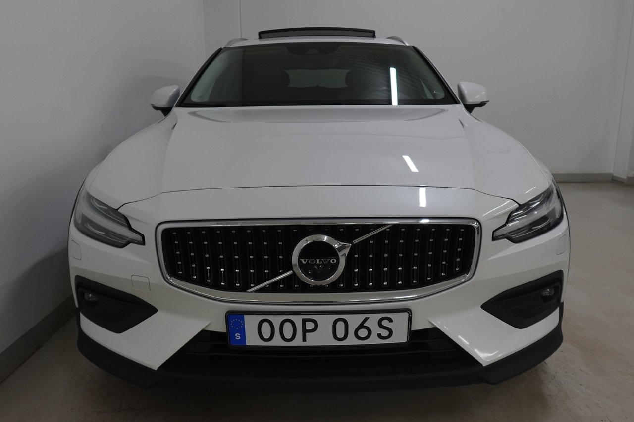 Volvo V60 Cross Country 2022, bild 2/10