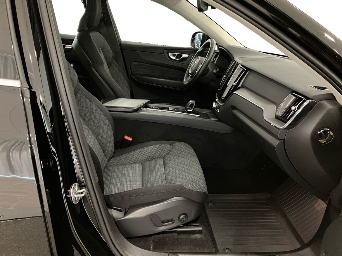 Volvo XC60 Recharge T6 Core Edition 2023, bild 5/10