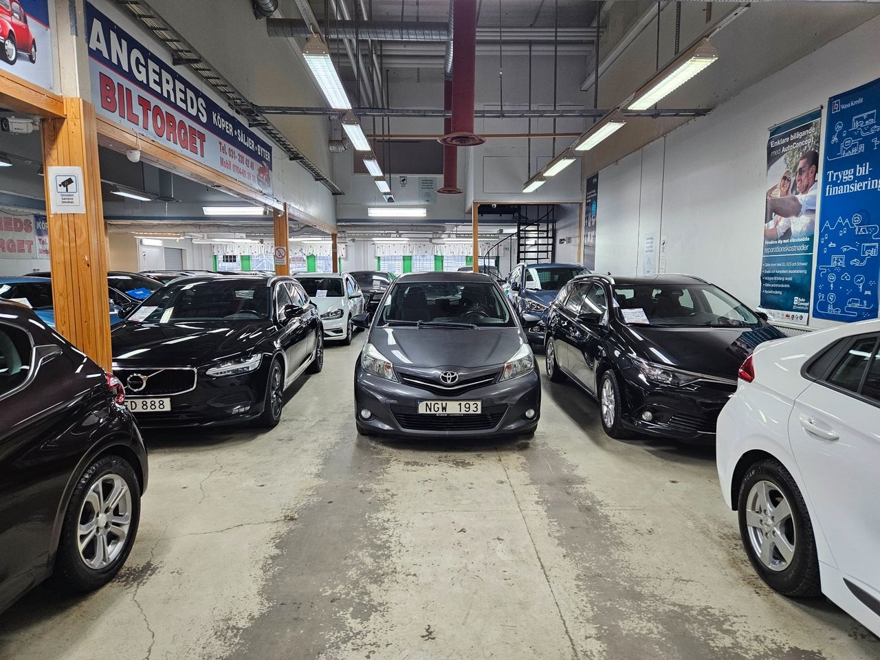 Toyota Yaris 1.3 Dual VVT-i Automat 2013, bild 3/10