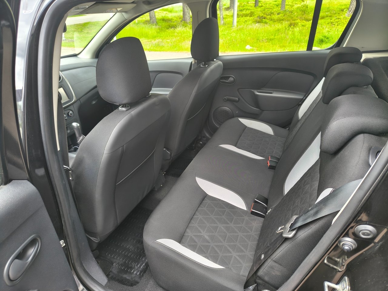 Dacia Sandero Stepway 1.5 dCi Euro 4 2015, bild 6/10