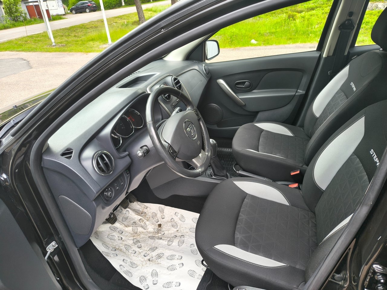 Dacia Sandero Stepway 1.5 dCi Euro 4 2015, bild 5/10