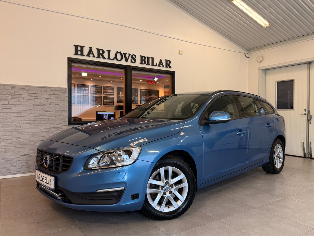 Volvo V60 D2 Kinetic Euro 6 2017, bild 2/10