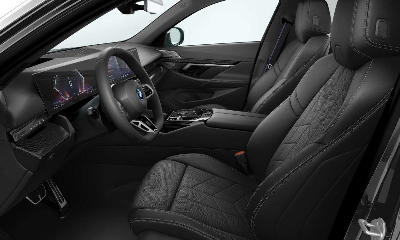 BMW 550 e xDrive 2026, photo 4/4