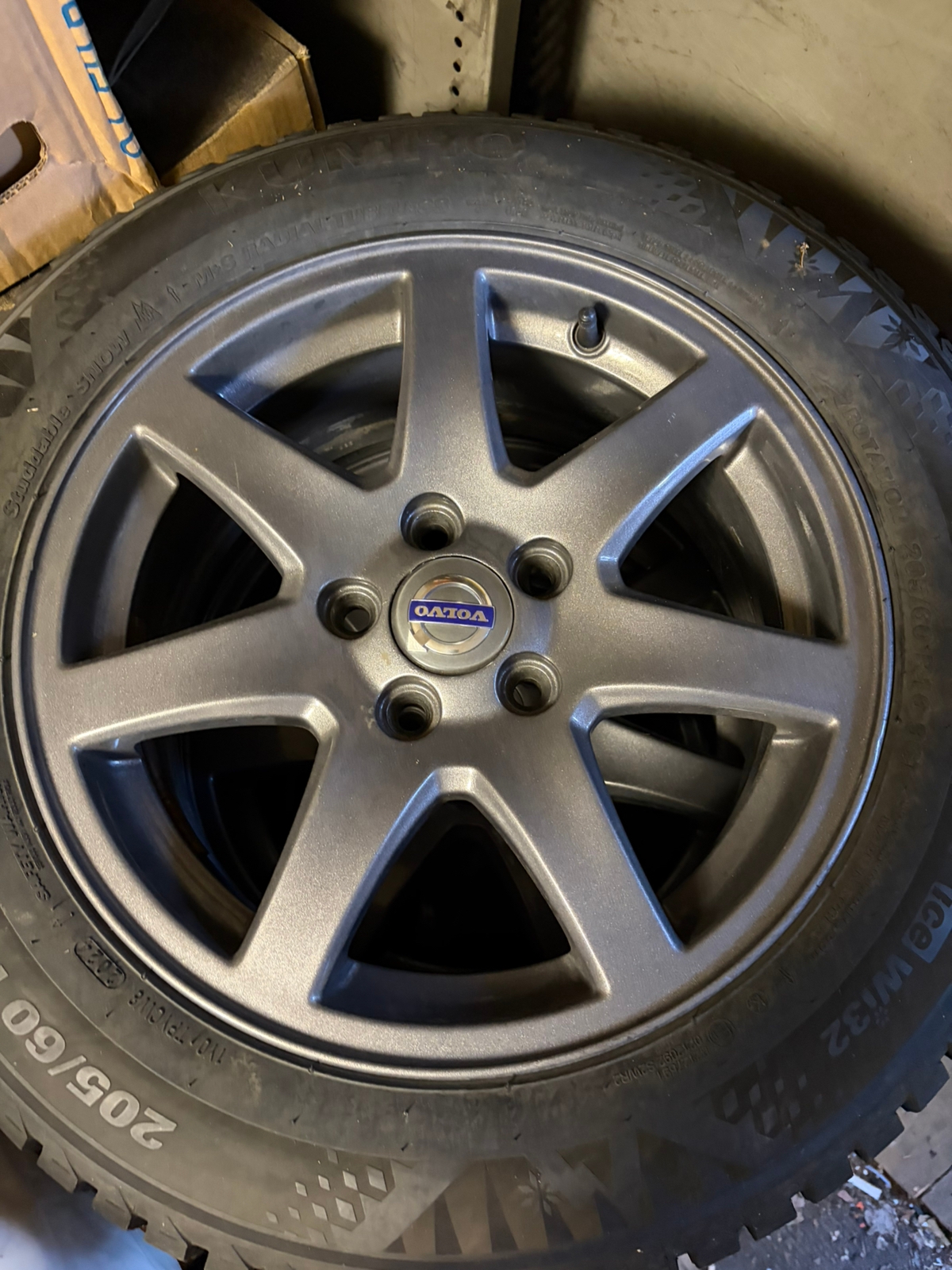 Volvo V70 D4 R-Design Geartronic 2013, photo 6/7