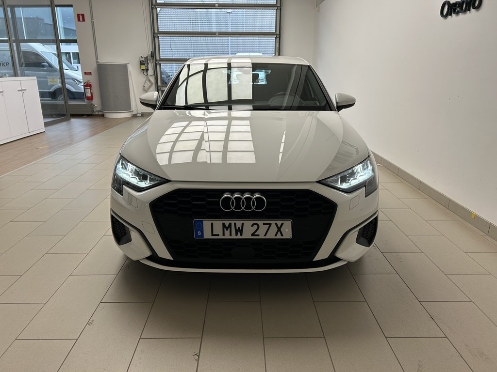 Audi A3 Sportback 35 TFSI 150hk PROLINE 2023, bild 2/10