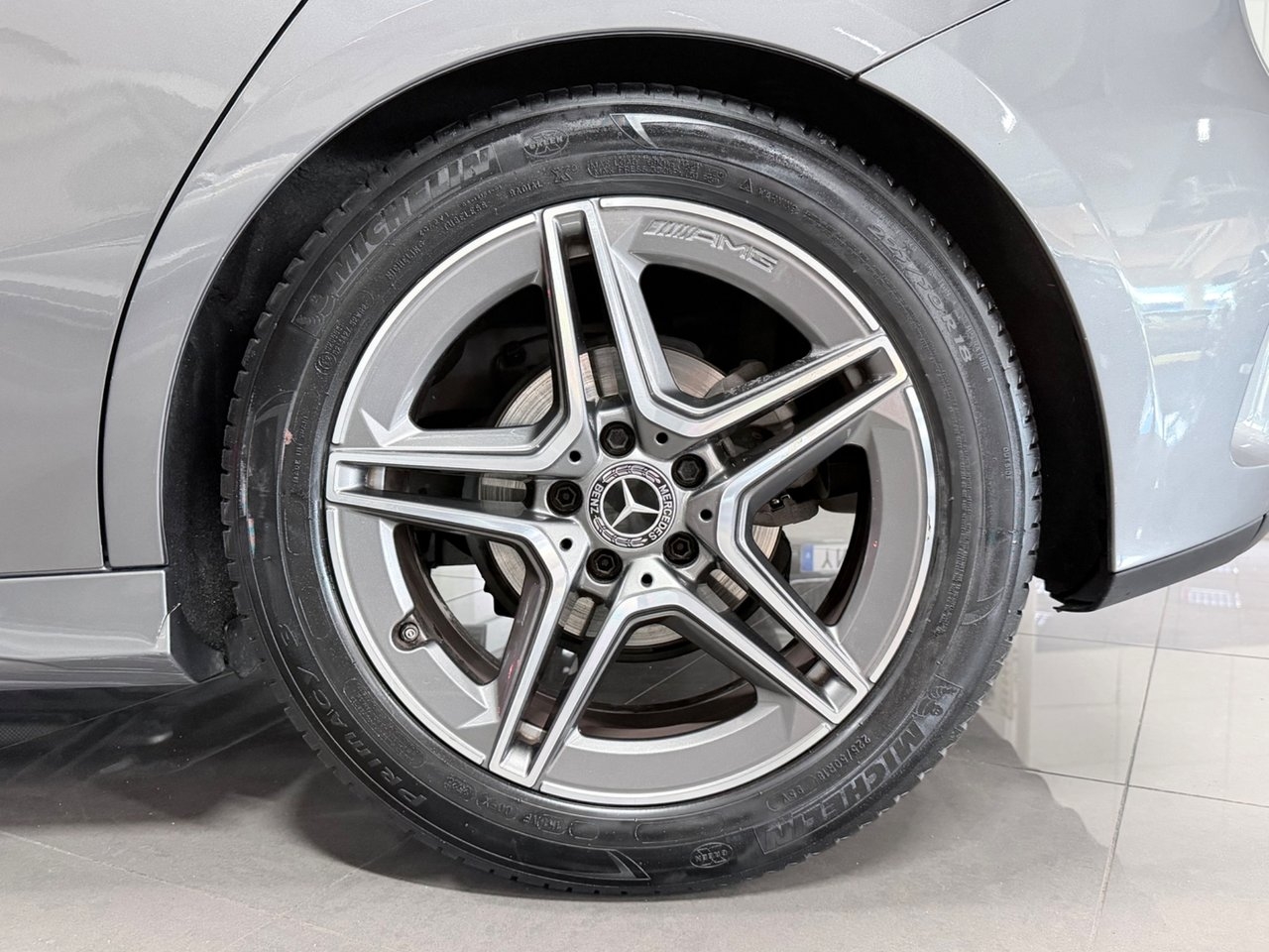 Mercedes-Benz A 180 7G-DCT AMG Line 2019, bild 5/16