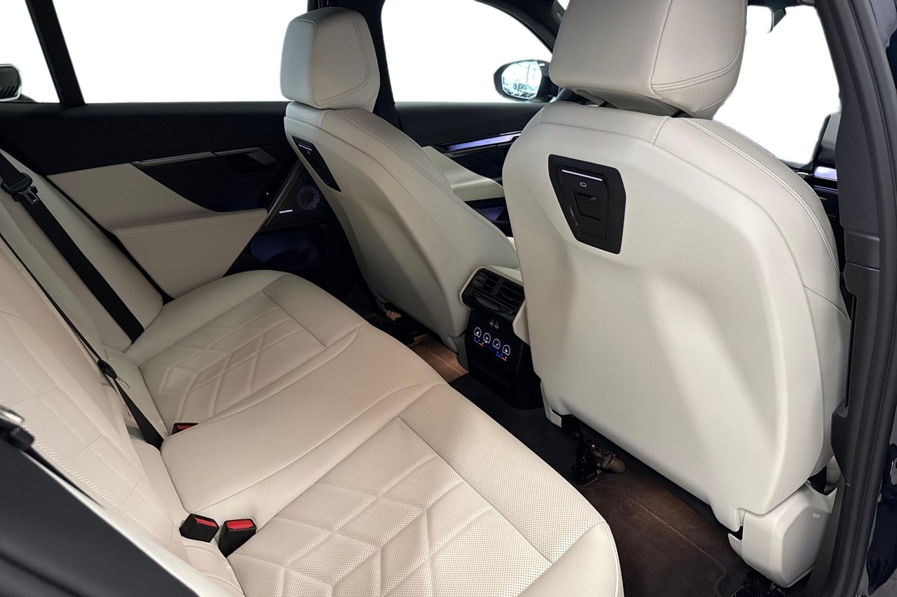 BMW 530 e xDrive Touring 2026, bild 7/19
