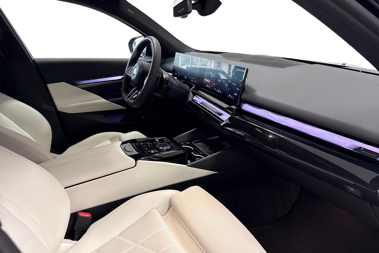BMW 530 e xDrive Touring 2026, bild 6/19
