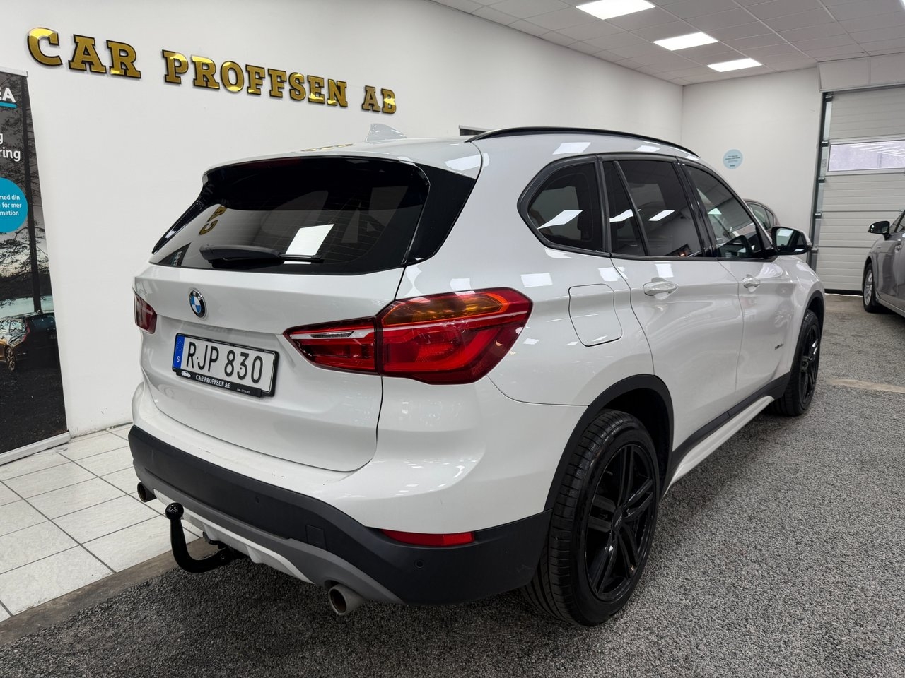 BMW X1 xDrive20d NY BESIKTIAD NY SERVAD 2017, bild 3/21