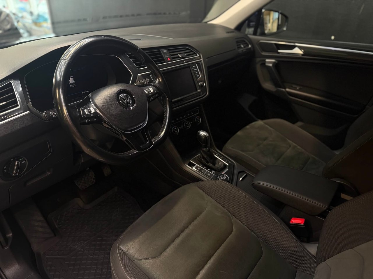 Volkswagen Tiguan 2017, photo 7/10