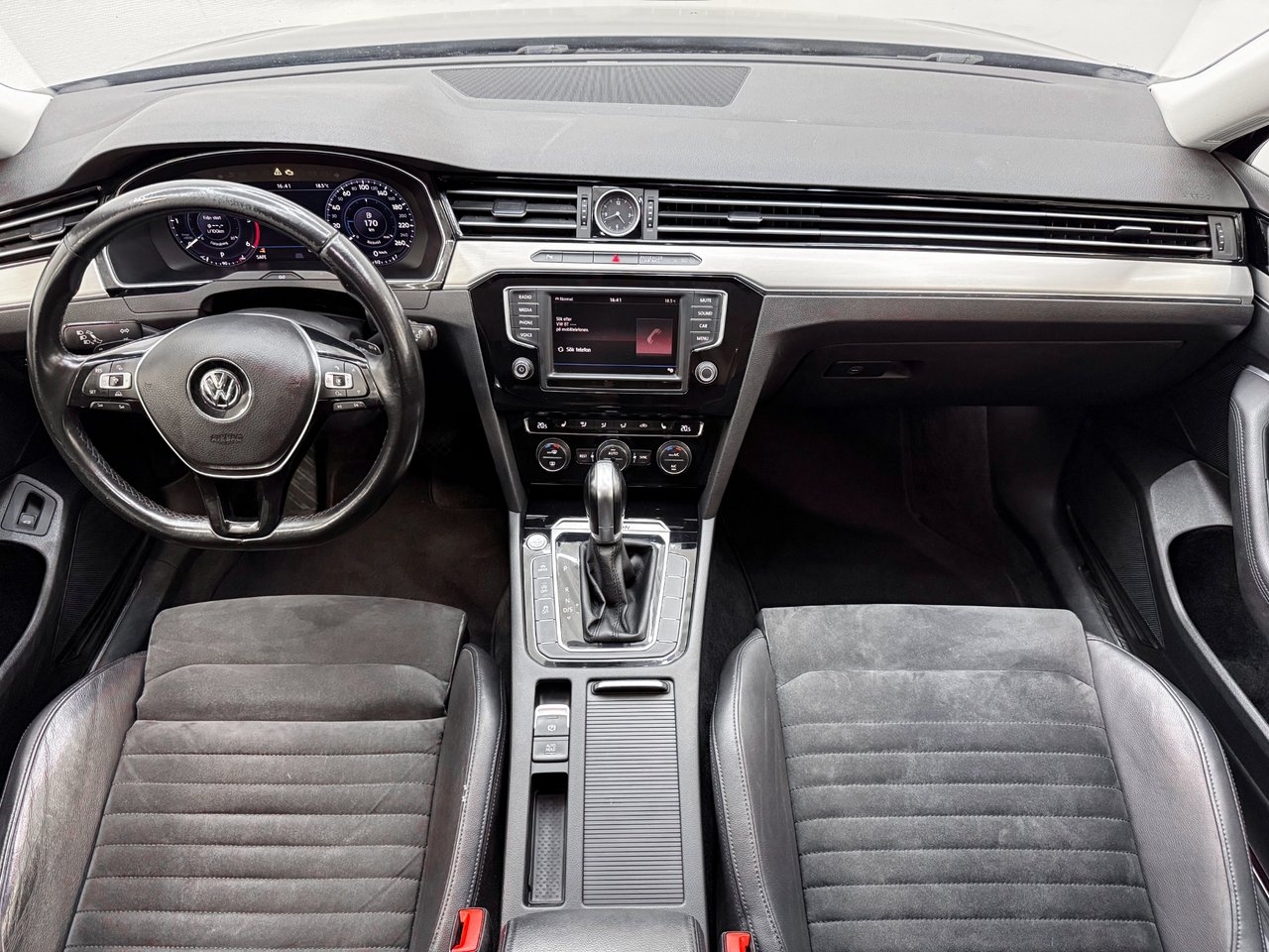 Volkswagen Passat 2017, bild 2/29
