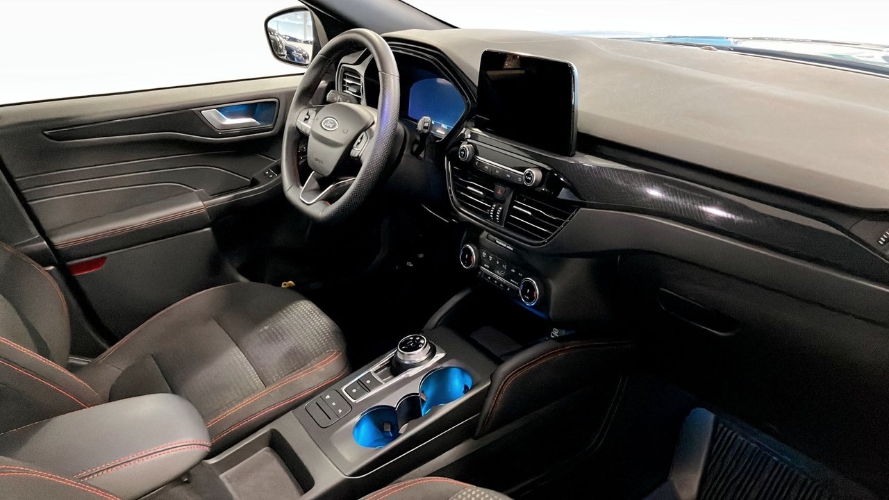 Ford Kuga Plug-In Hybrid E-CVT, 225hk 2024, bild 3/9