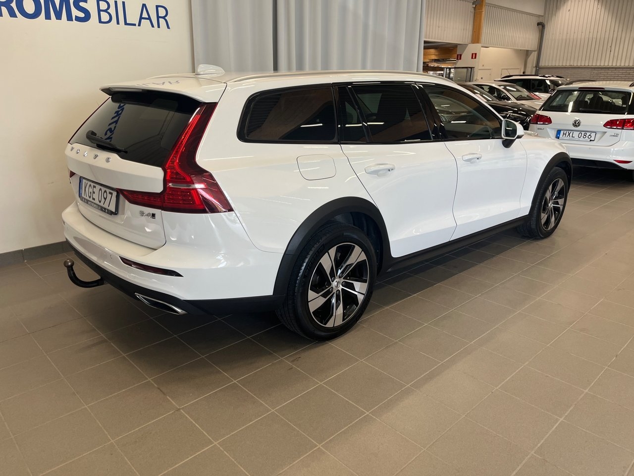 Volvo V60 Cross Country 2022, photo 5/15