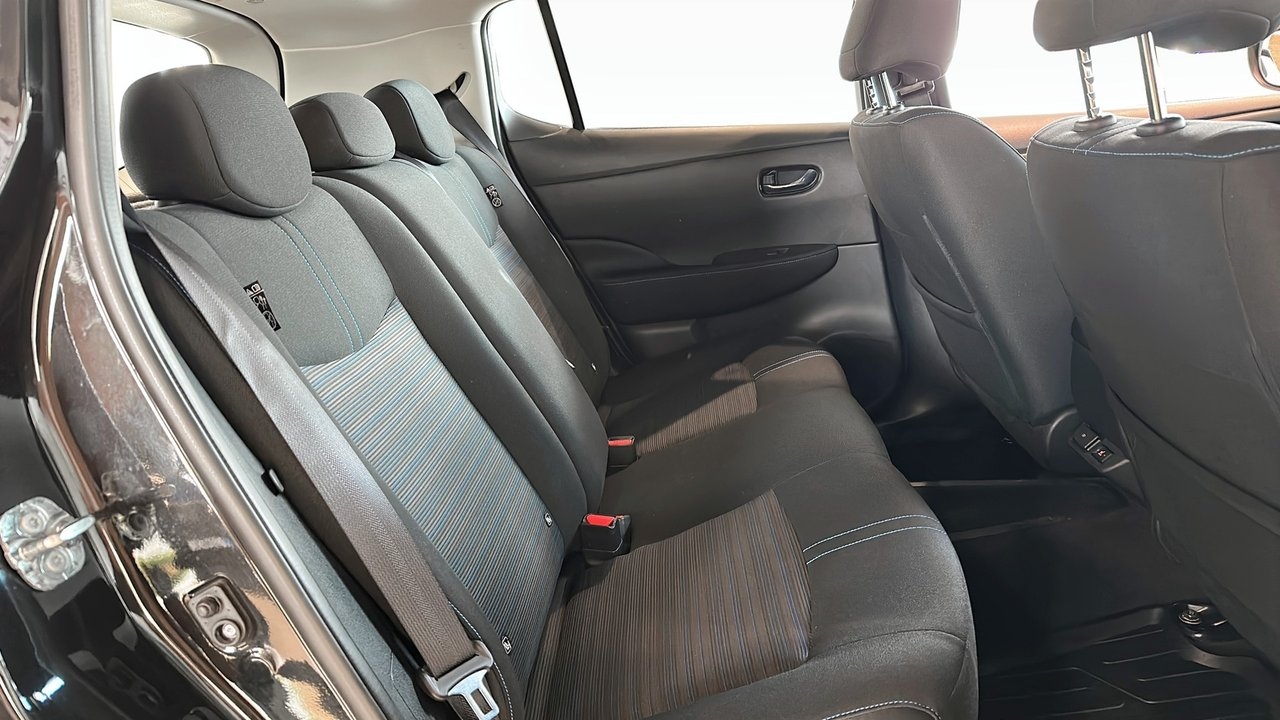 Nissan Leaf Acenta 40 kWh 2023, bild 5/17