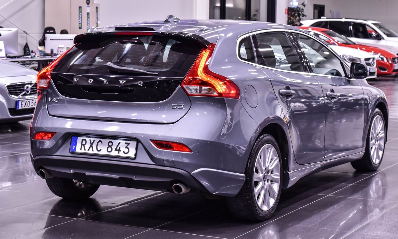 Volvo V40 D3 Geartronic Momentum 2016, bild 4/23