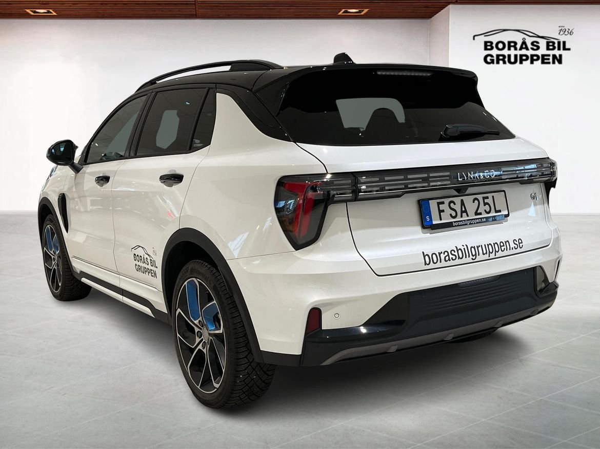 Lynk & Co 01 More PHEV 2025, bild 2/10