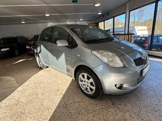 Toyota Yaris 5-dörrar 1.3 VVT-i Euro 4 2008, photo 4/13