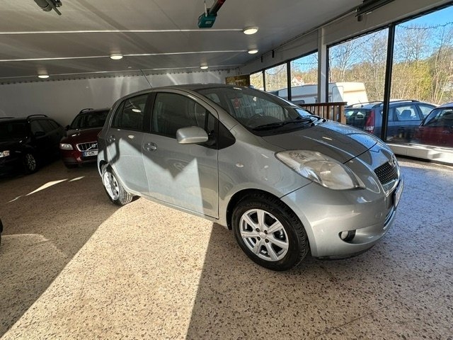 Toyota Yaris 5-dörrar 1.3 VVT-i Euro 4 2008, photo 6/13