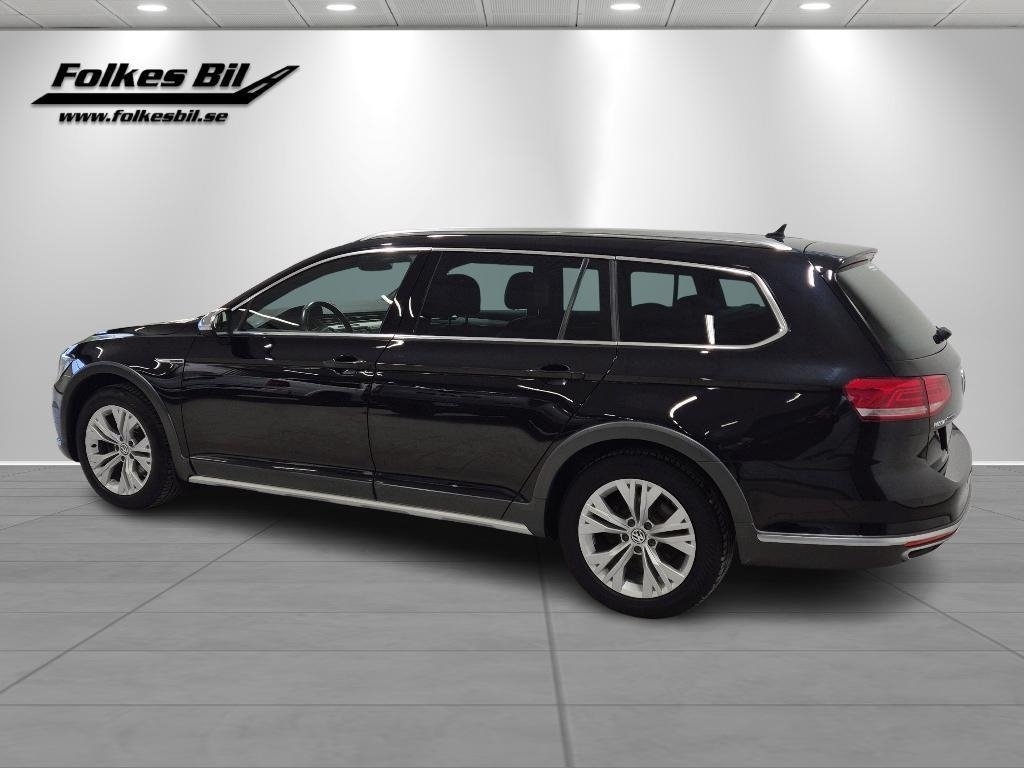 Volkswagen Passat 2017, photo 5/10