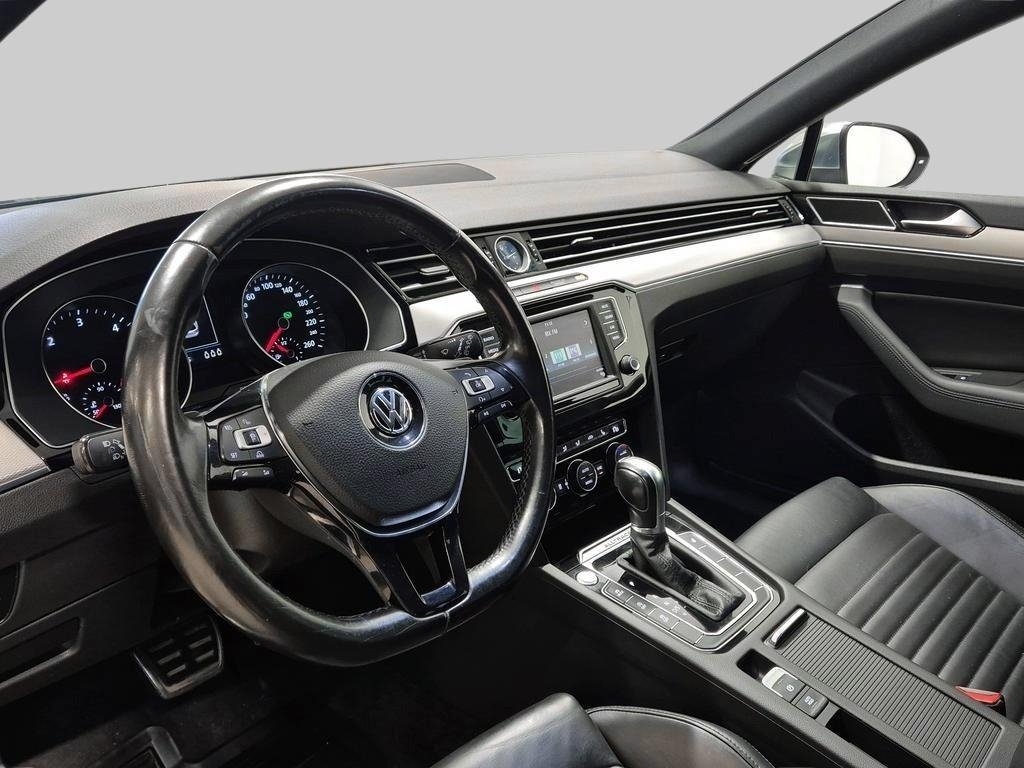 Volkswagen Passat 2017, photo 6/10