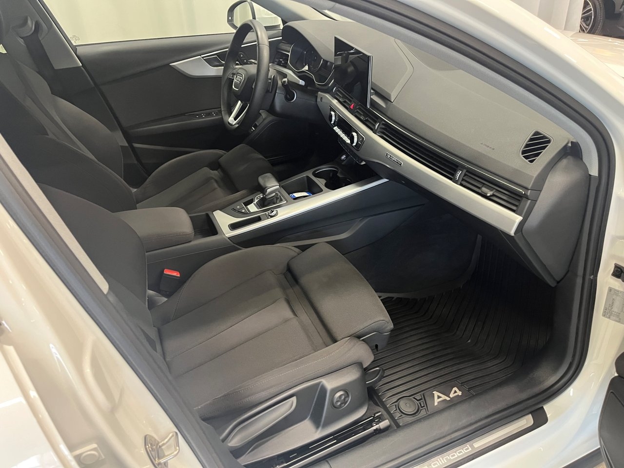 Audi A4 allroad 2023, kuva 7/9