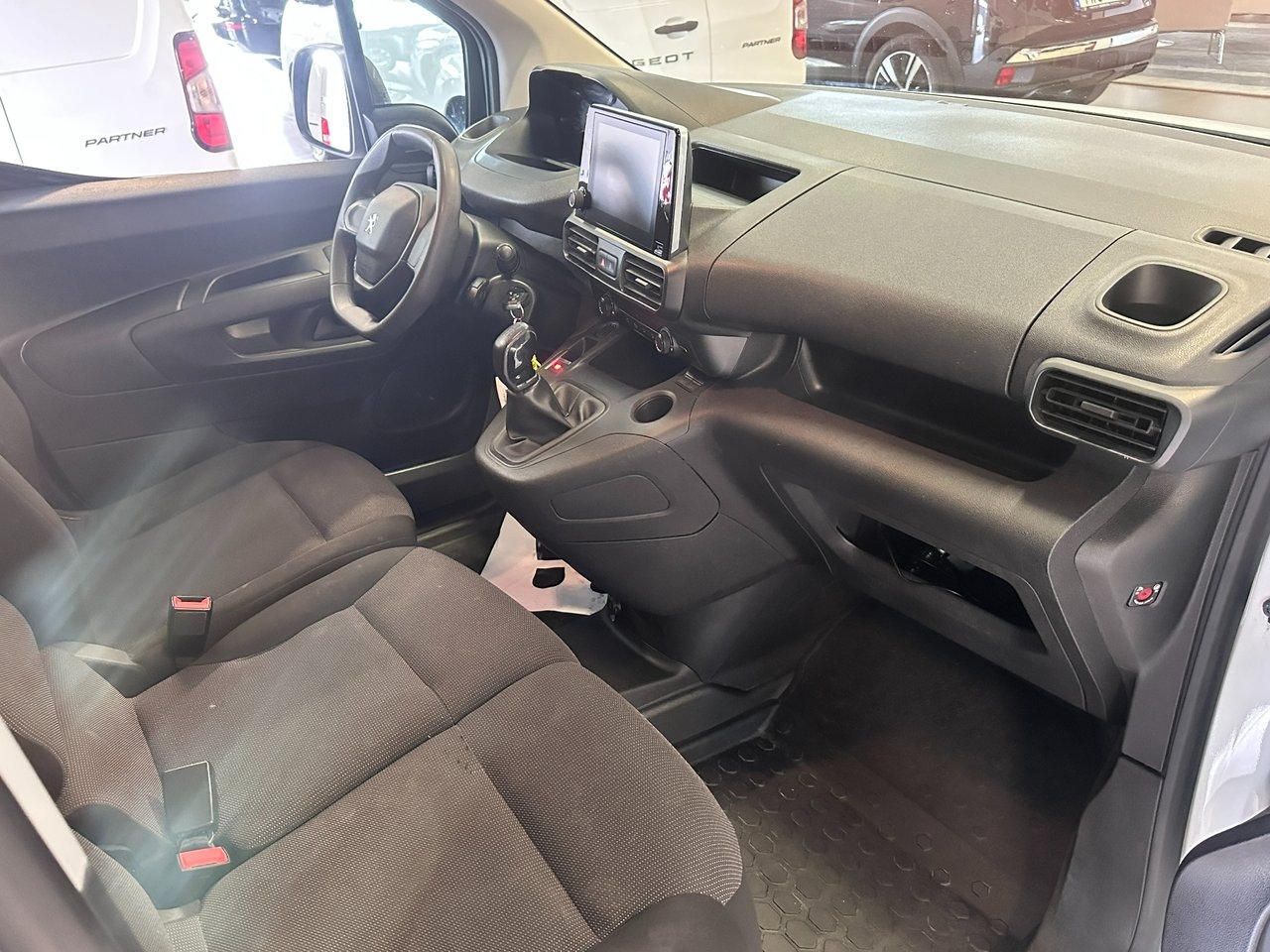Peugeot Partner 2020, kuva 5/6