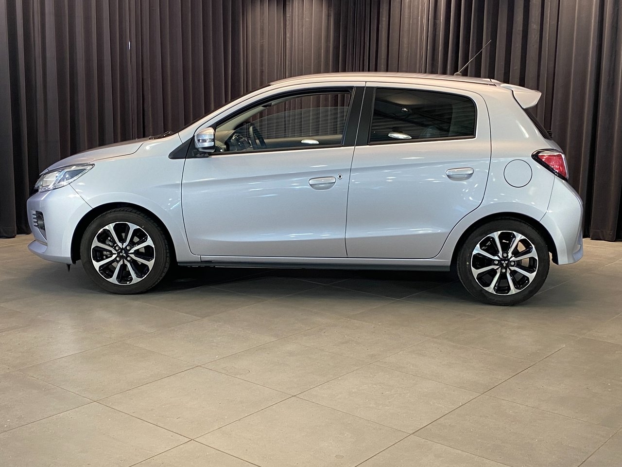 Mitsubishi Space Star 2024, bild 3/10