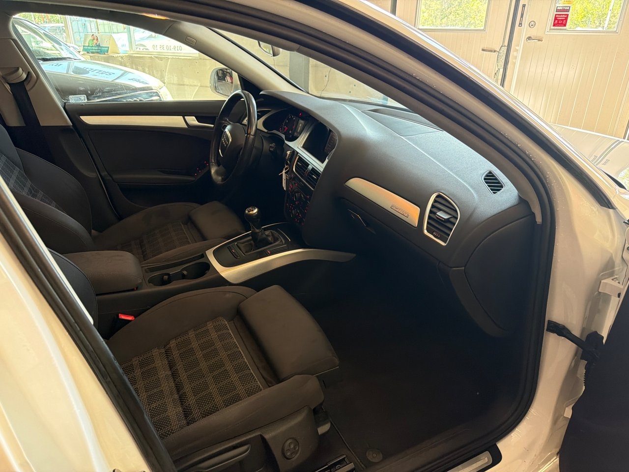 Audi A4 2012, bild 6/8