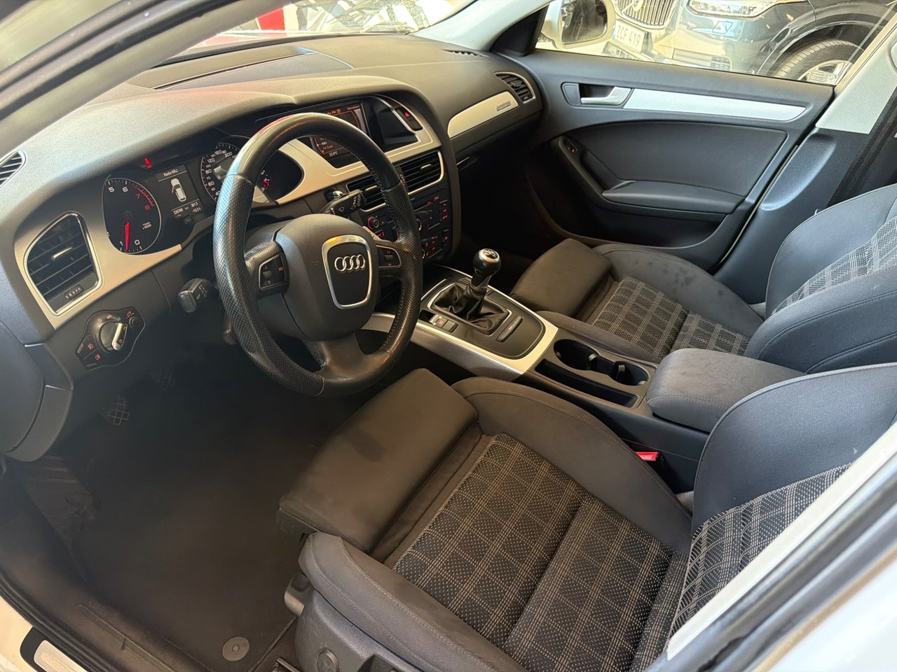 Audi A4 2012, bild 8/8