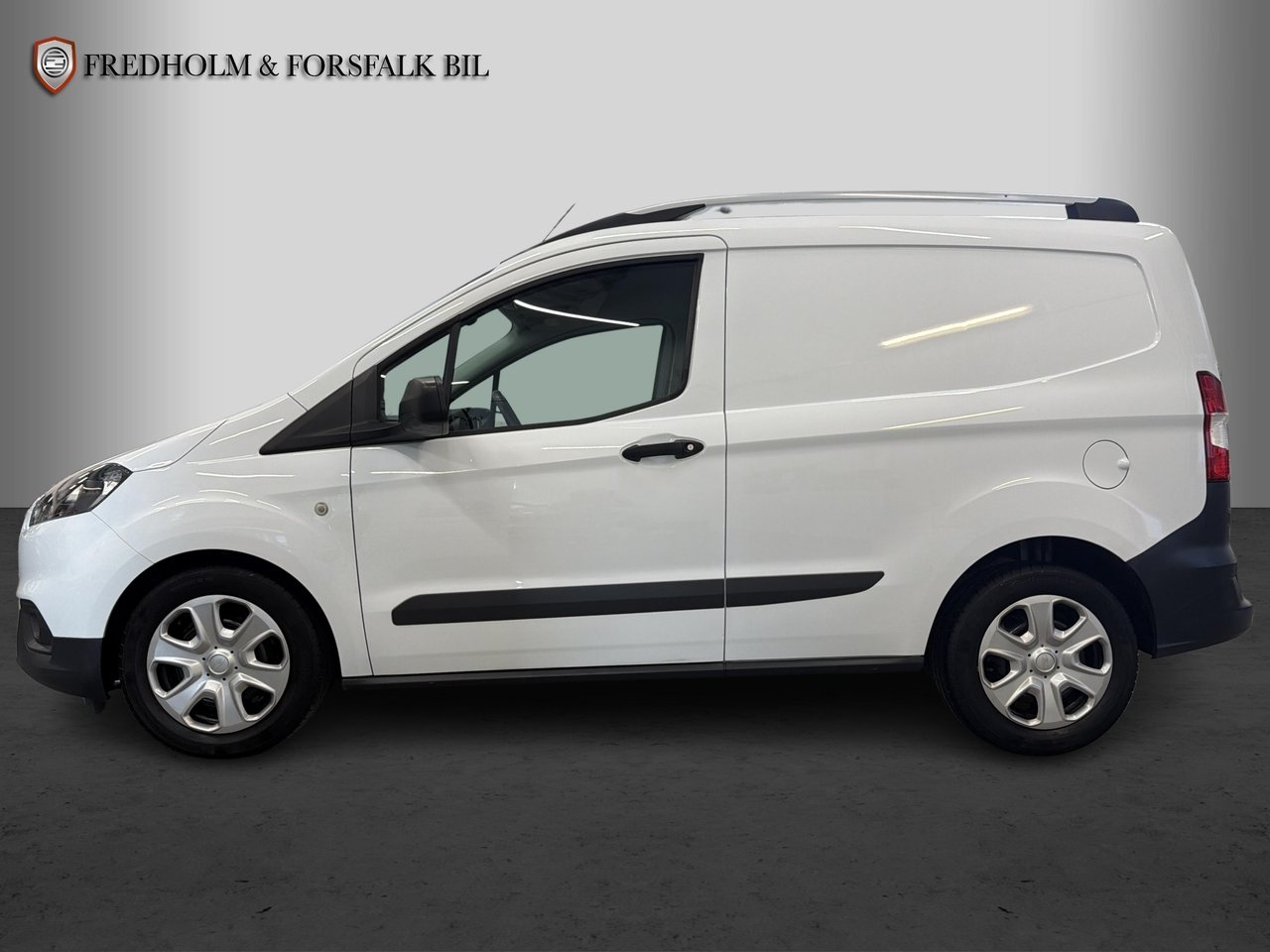 Ford Transit Courier 2020, kuva 2/10