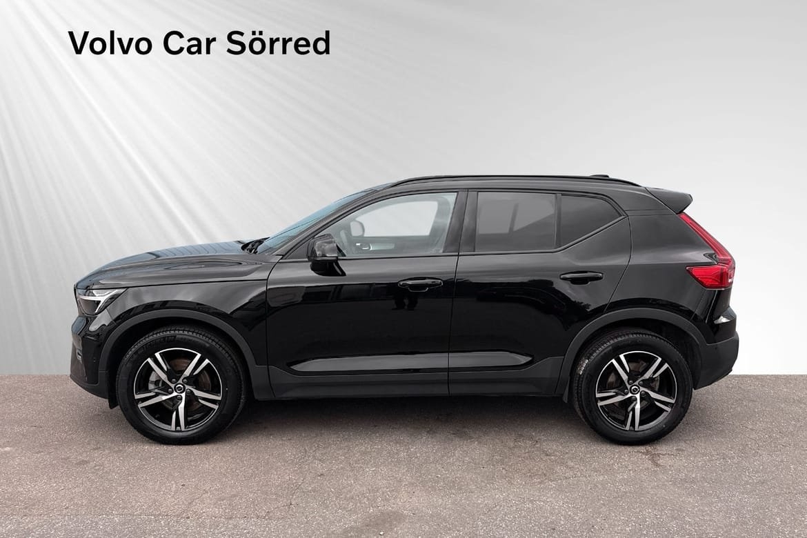 Volvo XC40 B3 FWD Bensin Plus Dark 2026, bild 3/10