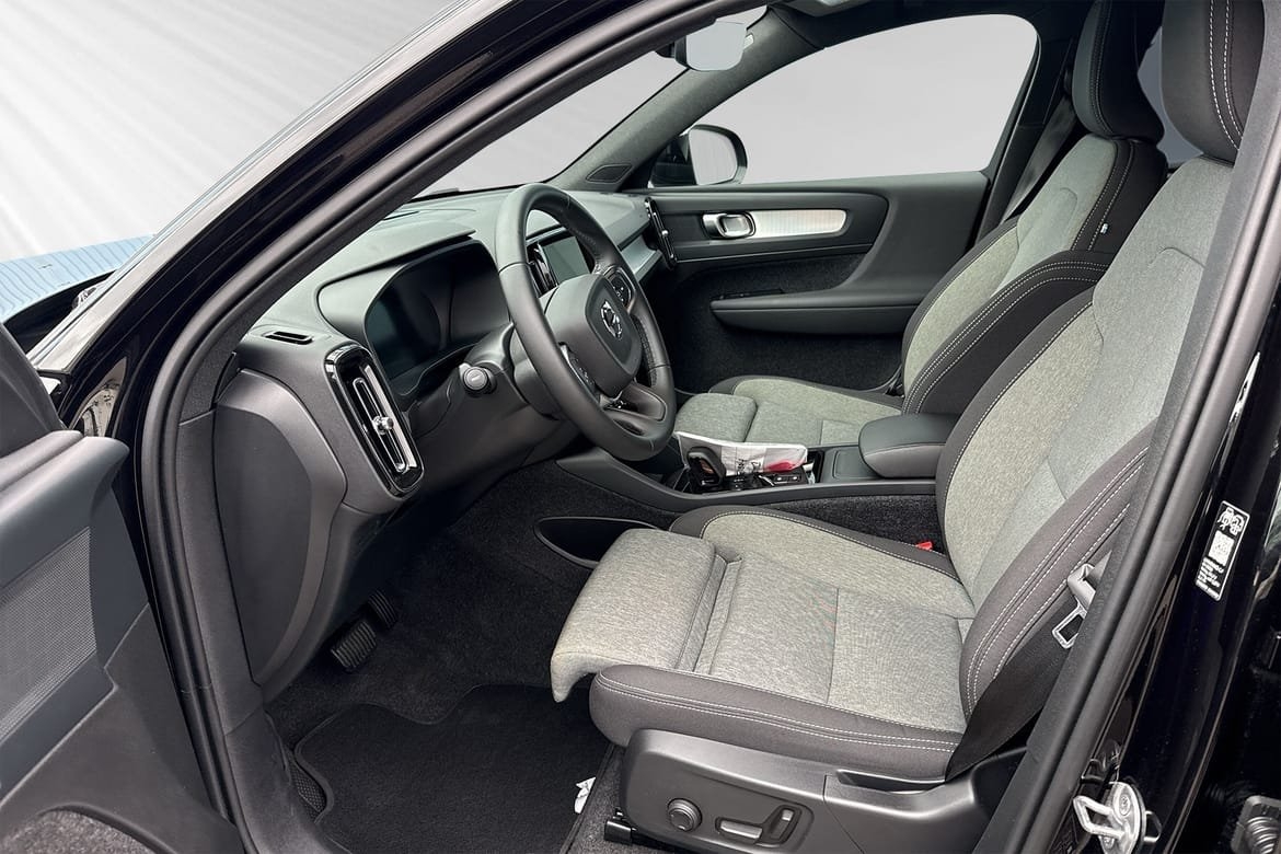 Volvo XC40 B3 FWD Bensin Plus Dark 2026, bild 7/10