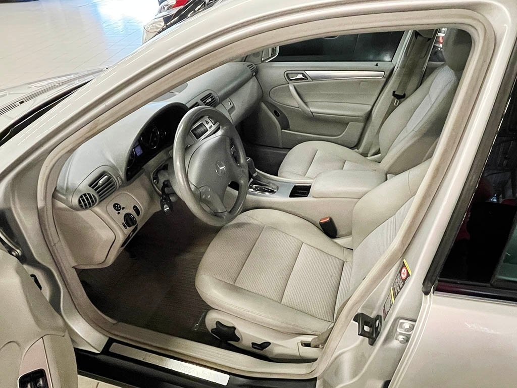 Mercedes-Benz C 220 T CDI Automat 150hk 2005, photo 4/6