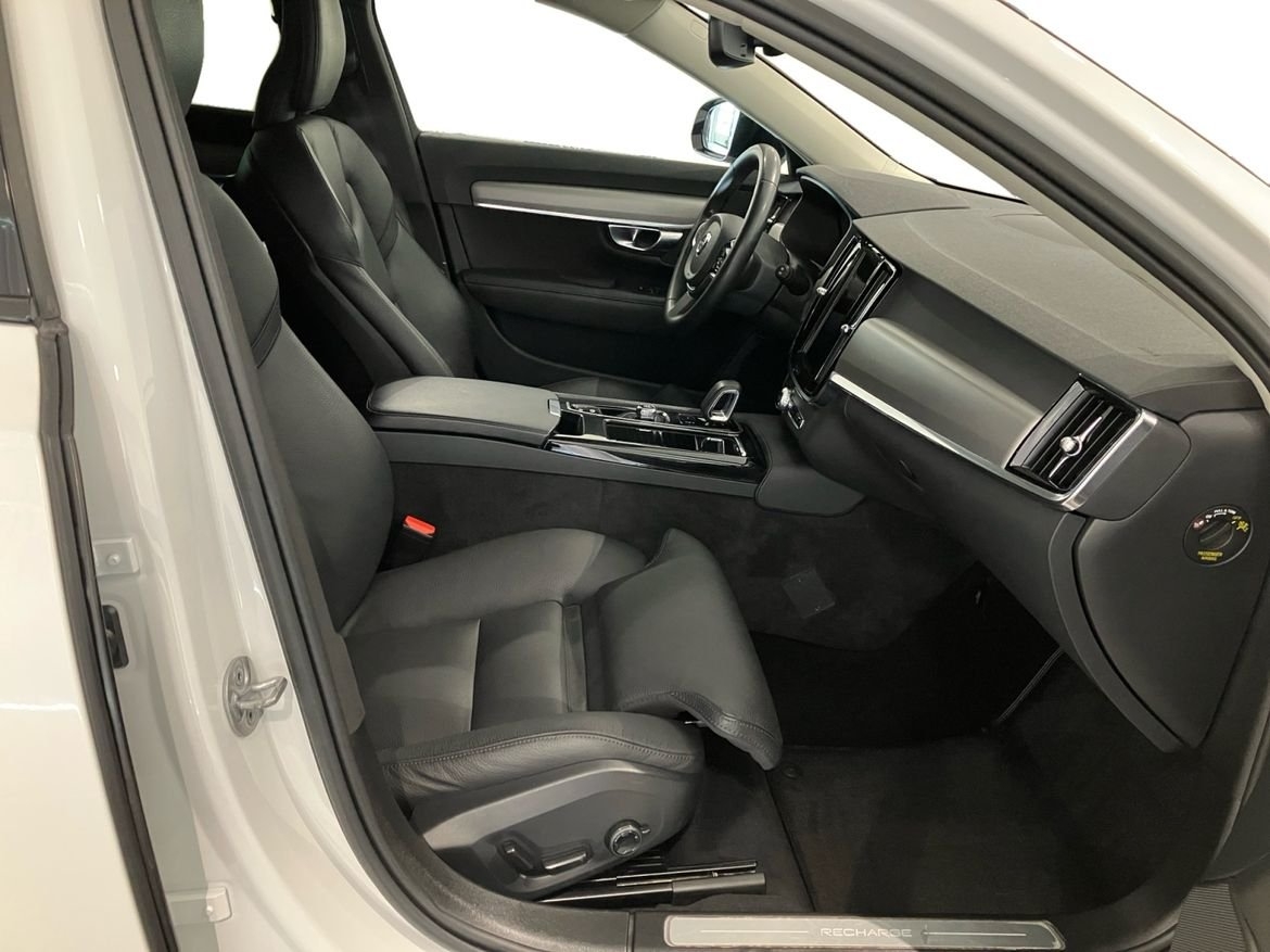 Volvo V90 Recharge T6 Plus Dark 2023, photo 4/14