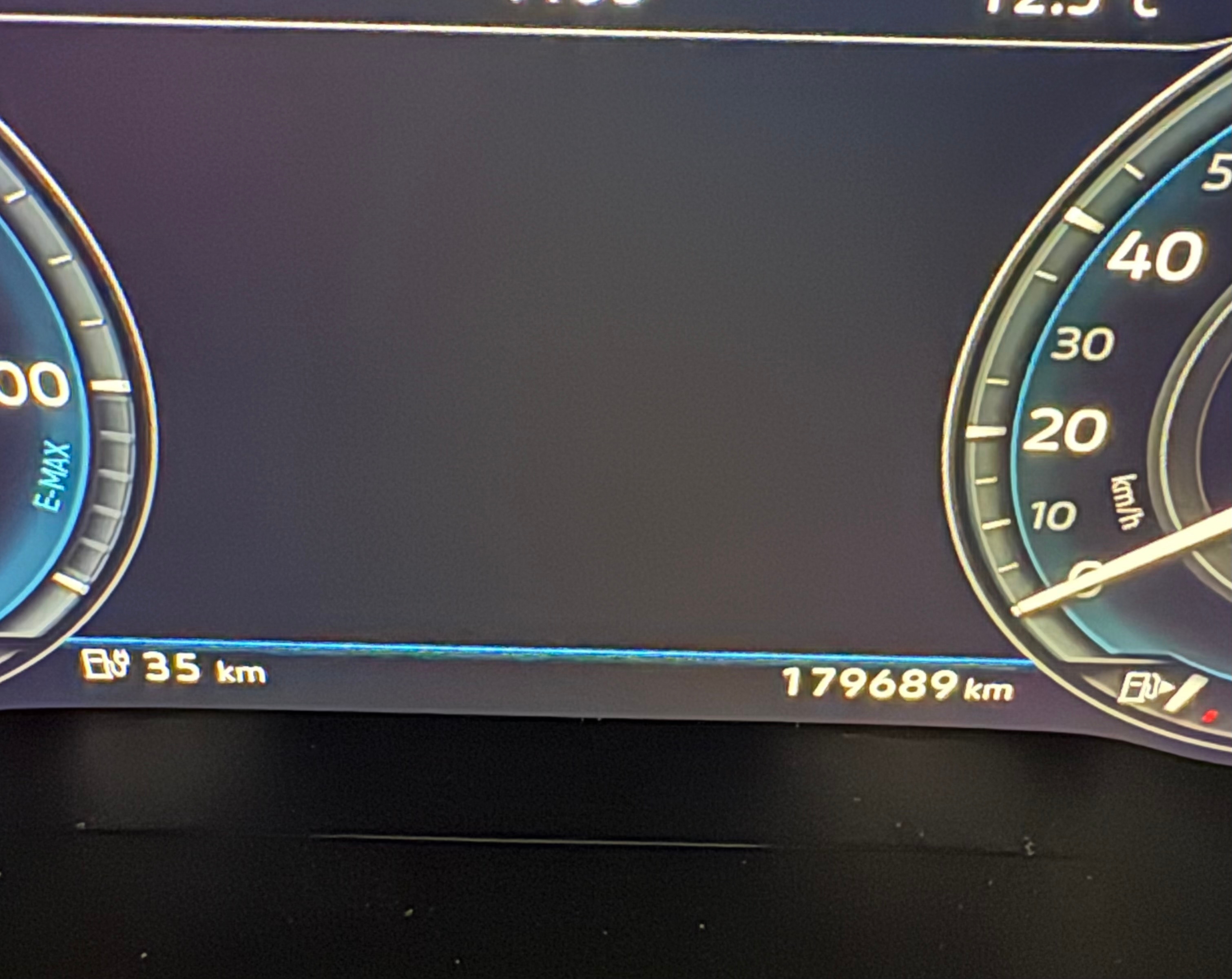 Volkswagen Passat 2018, bild 7/10