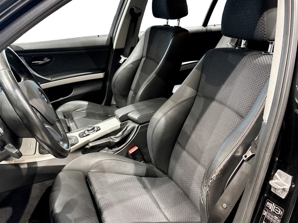 BMW 320 d Touring 184hk Xdrive 2012, bild 4/17
