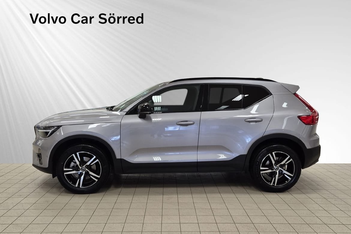 Volvo XC40 B3 FWD Bensin Plus Dark 2026, kuva 3/16