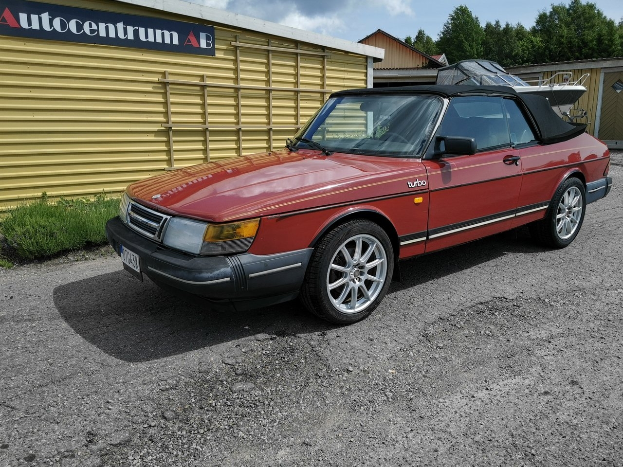 Saab 900