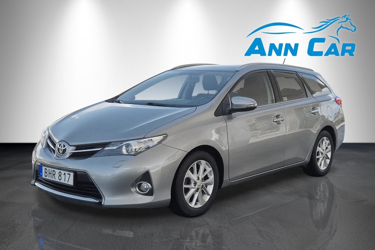 Toyota Auris Touring Sports 1.4 D-4D 2014, bild 2/9