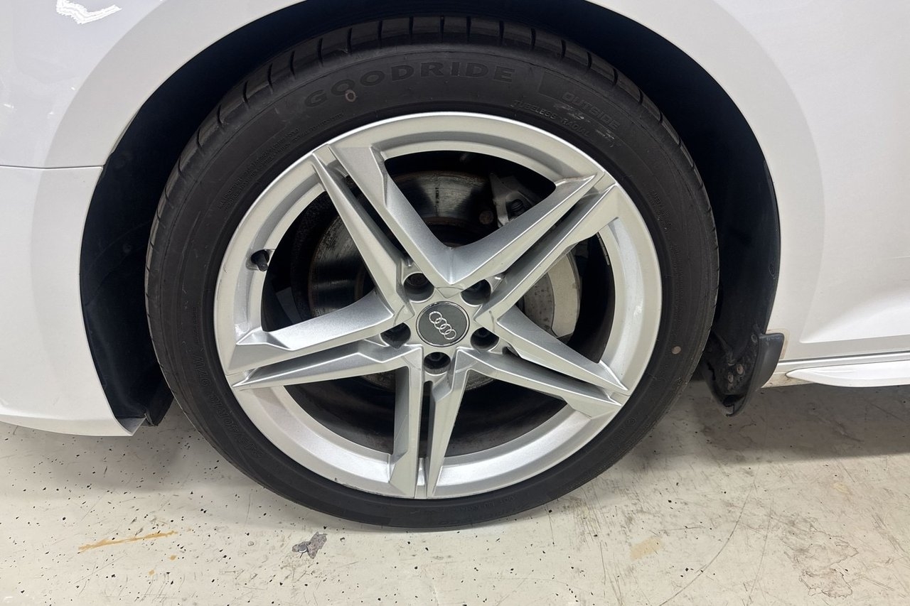 Audi A4 2019, photo 4/10