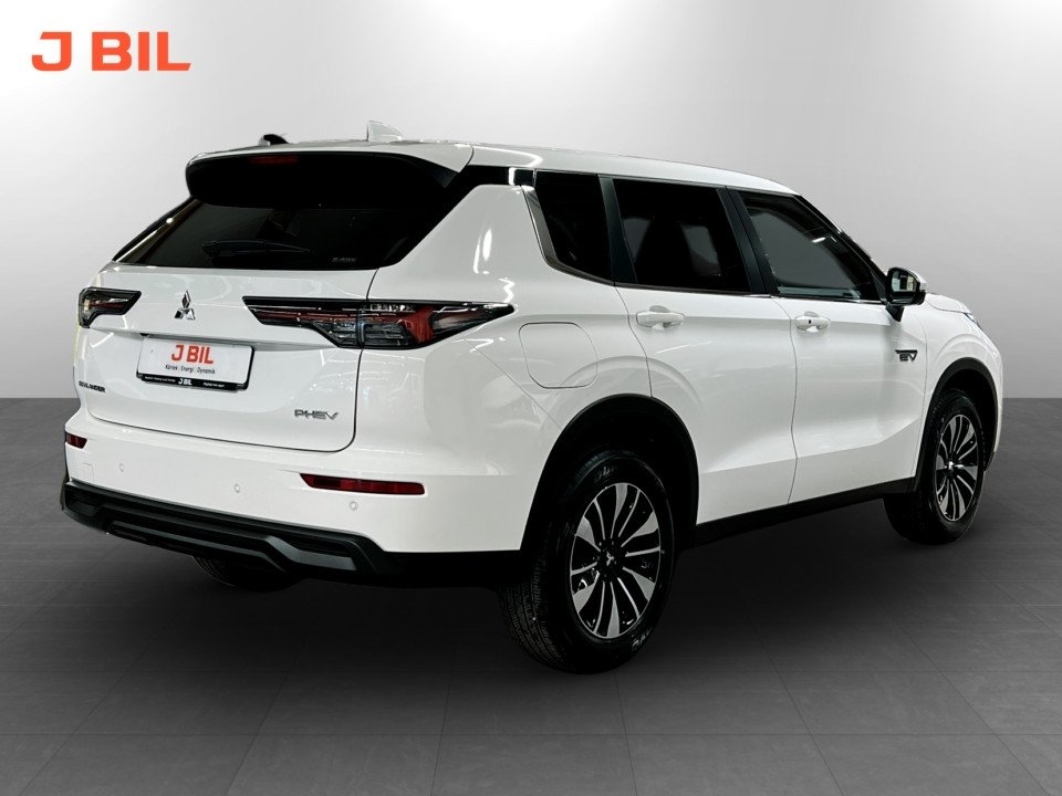 Mitsubishi Outlander Invite PHEV 4WD 2026, bild 3/10